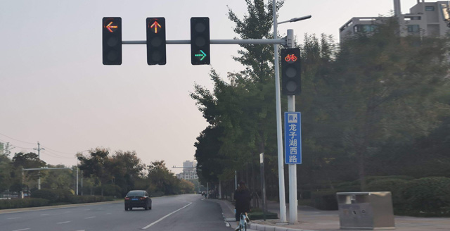 交通信号燈杆